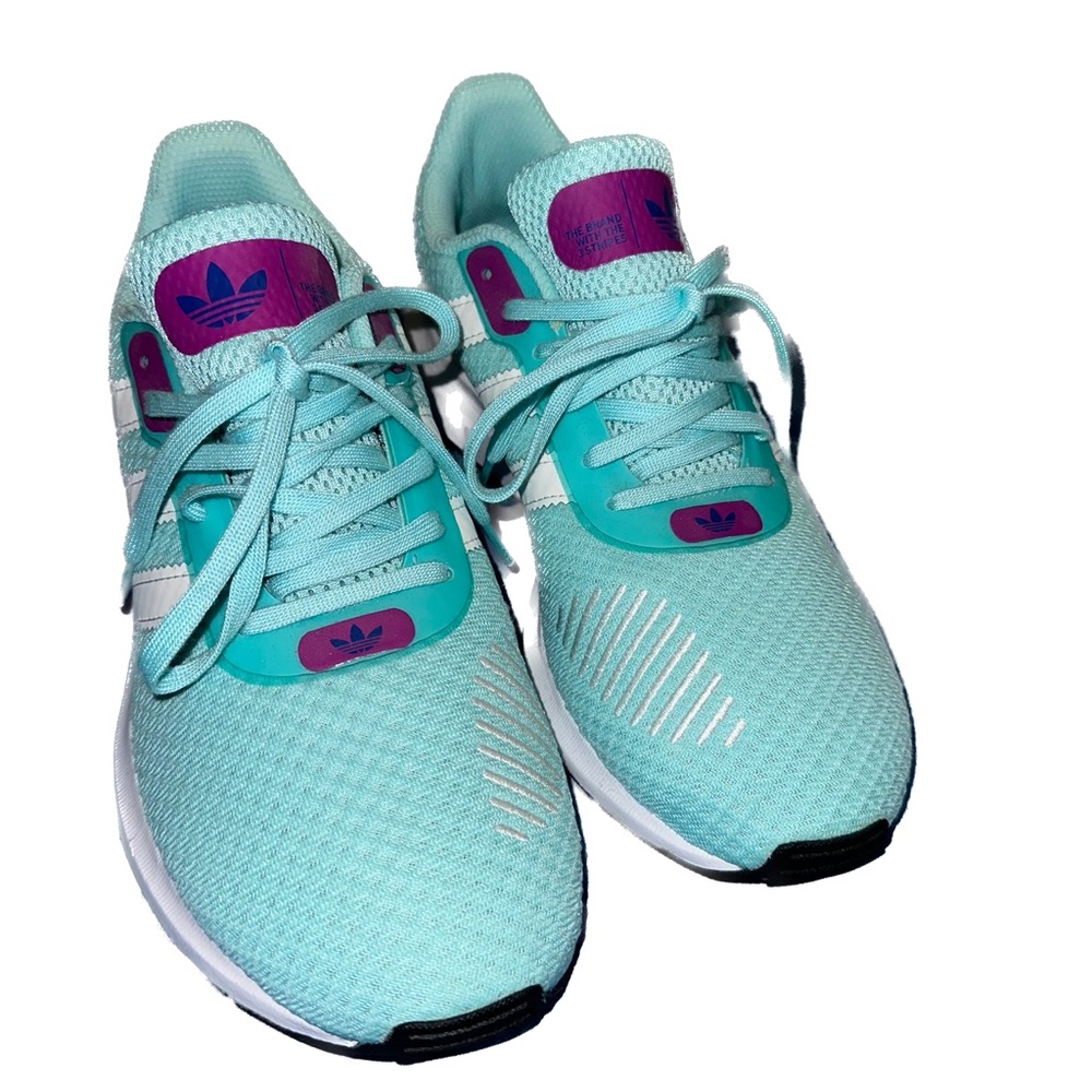 Almost new Adidas!!